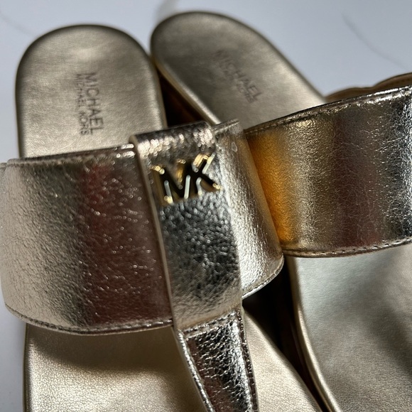 Michael Kors Metallic Gold Open Toe Wedge Sandals Size 8 - Picture 4 of 6